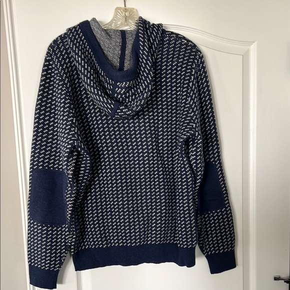 LL Bean Navy Blue Patterned Men's Sweater - Picture 5 of 5